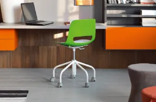 chair with wheels